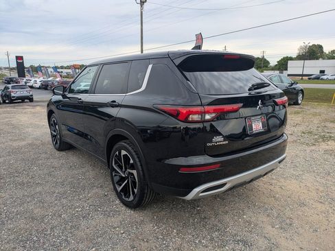 Used 2024 Mitsubishi Outlander SE image 5