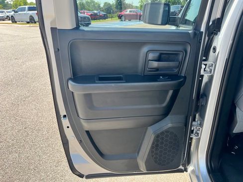 Used 2018 RAM 1500 Tradesman RWD image 12