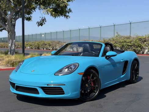 Used 2017 Porsche 718 Boxster S RWD image 13