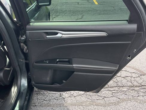 Used 2016 Ford Fusion Titanium FWD image 19