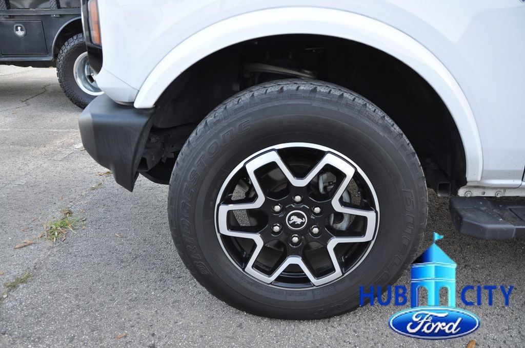 Used 2024 Ford Bronco Outer Banks AWD/4WD image 9