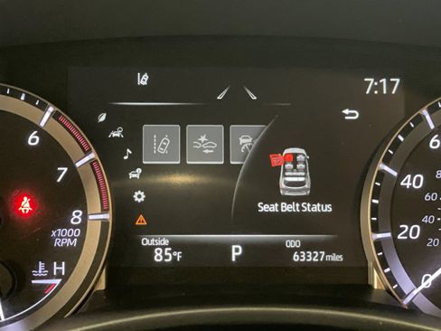 Used 2023 Toyota Highlander XSE FWD image 31