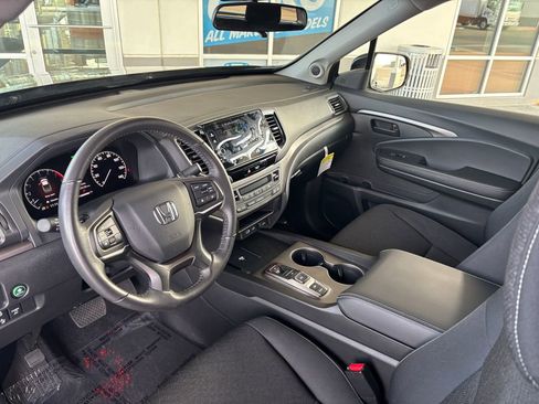 Used 2025 Honda Ridgeline Sport+ image 9