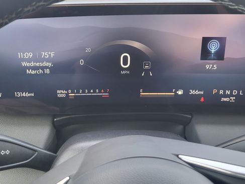 Used 2025 Buick Enclave Preferred image 14