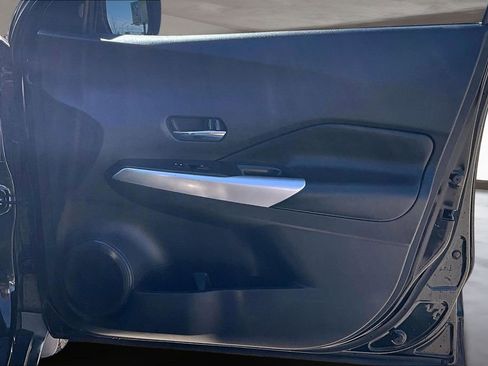 Used 2020 Nissan Kicks SR w/ SR Premium Package FWD image 26