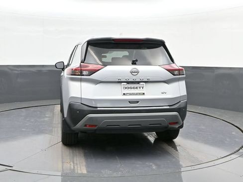 Used 2022 Nissan Rogue SV FWD image 8