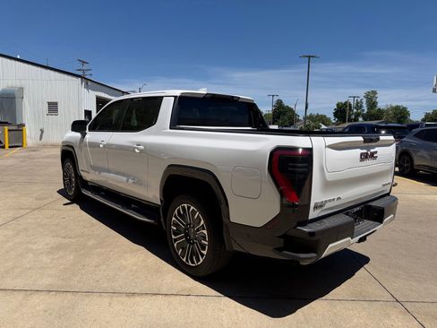 Used 2026 GMC Sierra EV Denali AWD/4WD image 9