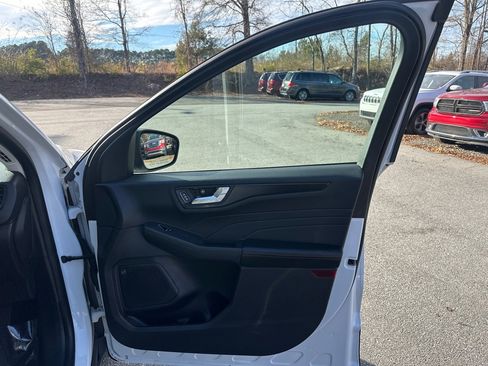 Used 2022 Ford Escape SEL w/ SEL Stealth AWD Package image 25