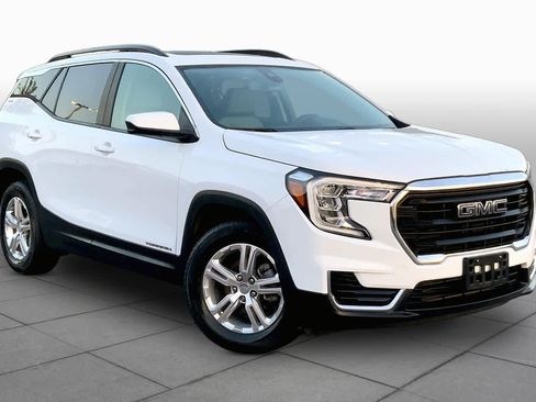 Used 2022 GMC Terrain SLE w/ Driver Convenience Package FWD image 3