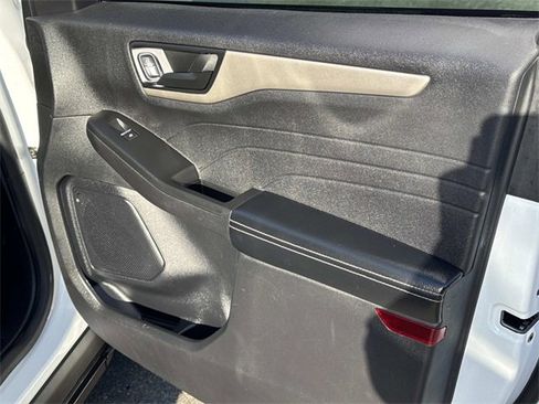 Certified 2022 Ford Escape SE image 34