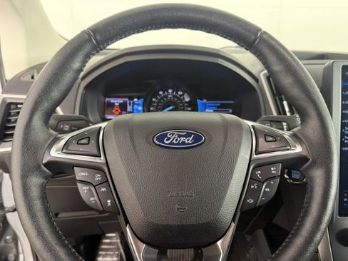 Used 2022 Ford Edge SEL w/ Convenience Package image 17
