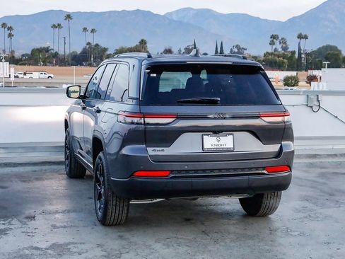 New 2025 Jeep Grand Cherokee Altitude AWD/4WD image 7