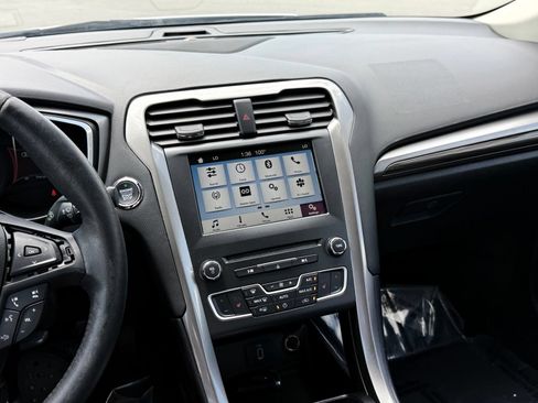 Used 2018 Ford Fusion SE w/ Equipment Group 602A FWD image 32