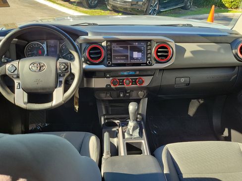 Used 2021 Toyota Tacoma TRD Sport image 15