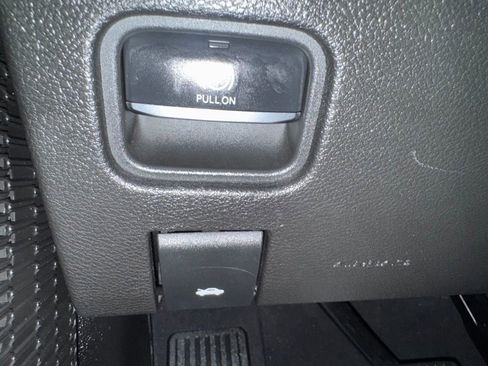 Used 2024 Jeep Grand Cherokee L Altitude AWD/4WD image 39
