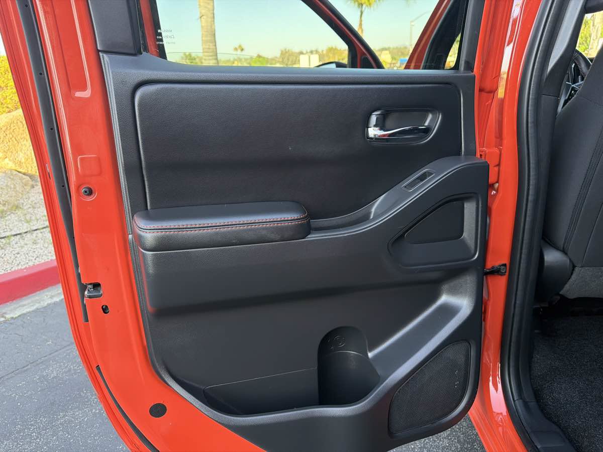 Used 2025 Nissan Frontier Pro-X w/ Pro Convenience Package RWD image 41