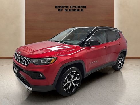 Used 2025 Jeep Compass Limited AWD/4WD image 1