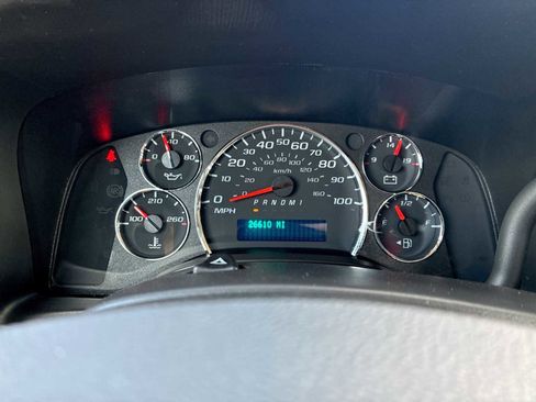 Certified 2022 GMC Savana 2500 w/ Driver Convenience Package image 11