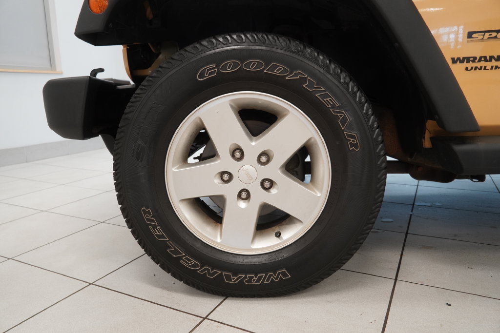 Used 2014 Jeep Wrangler Unlimited Sport w/ Quick Order Package 24S AWD/4WD image 15