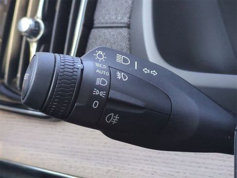 Used 2026 Volvo XC90 B6 Plus w/ Protection Package Premier image 26