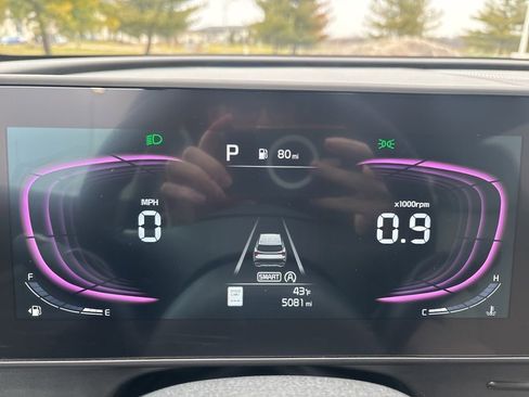 Used 2025 Kia Sportage EX image 22