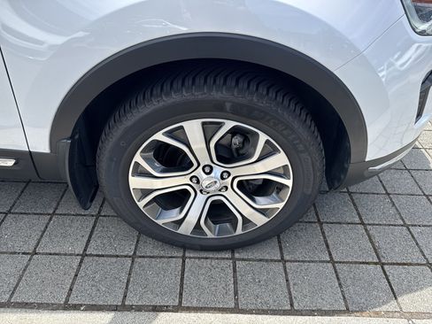 Used 2019 Ford Explorer Limited w/ Limited Luxury Package AWD/4WD image 11