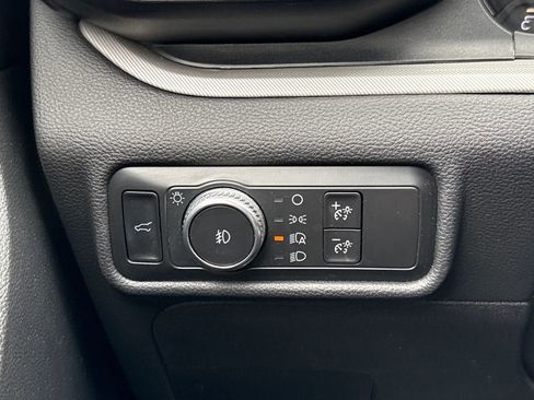 Certified 2020 Ford Explorer XLT w/ Equipment Group 202A image 22