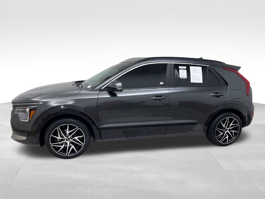 Used 2025 Kia Niro EX Touring FWD image 2