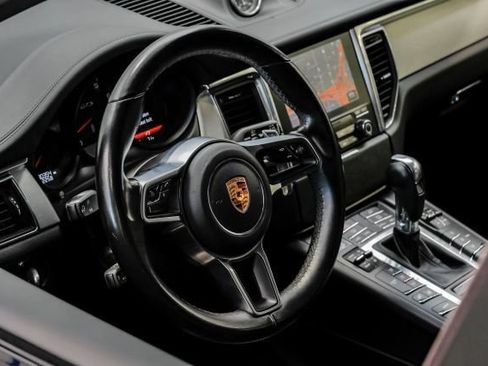 Used 2017 Porsche Macan GTS w/ Premium Package Plus AWD/4WD image 19