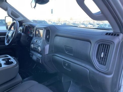 Used 2024 GMC Sierra 3500 Pro w/ Convenience Package image 15