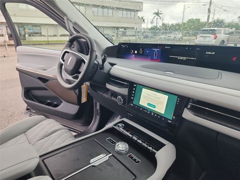 New 2026 Lincoln Navigator L Black Label AWD/4WD image 30