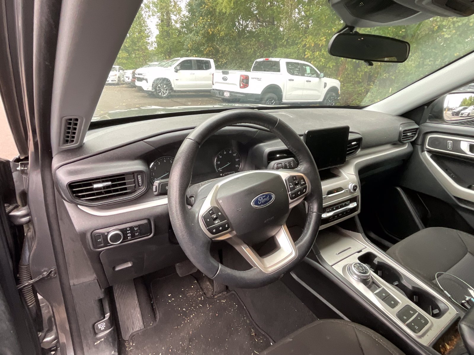 Used 2023 Ford Explorer XLT RWD image 5