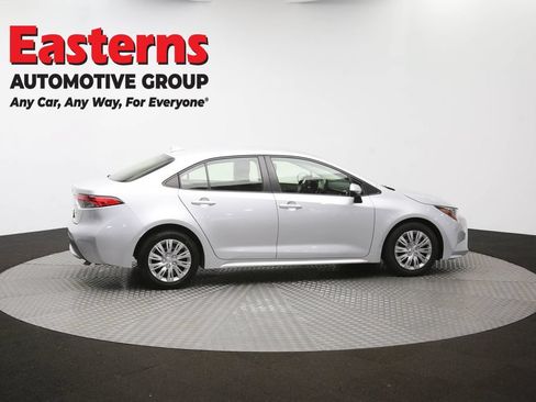 Used 2022 Toyota Corolla LE FWD image 44