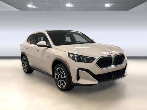 Certified 2026 BMW X2 xDrive28i AWD/4WD image 6