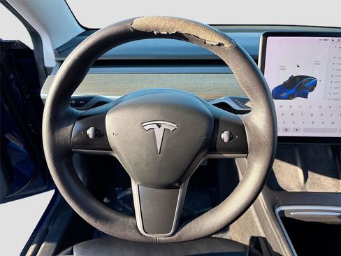 Used 2021 Tesla Model 3 Standard Range Plus image 12