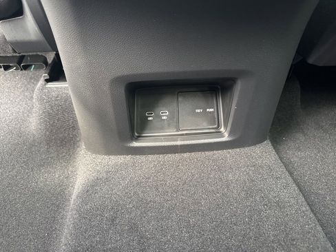 New 2026 Volkswagen Atlas SE image 13