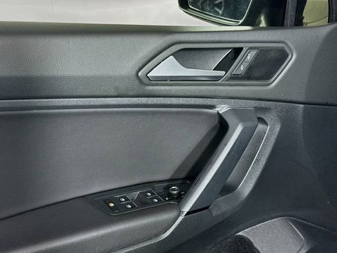 Used 2019 Volkswagen Tiguan SE w/ Panoramic Sunroof Package AWD/4WD image 19