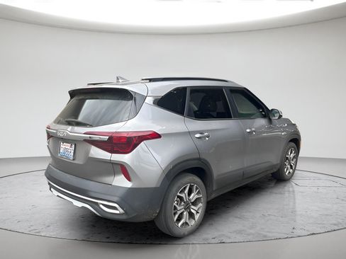 Used 2022 Kia Seltos EX AWD/4WD image 3