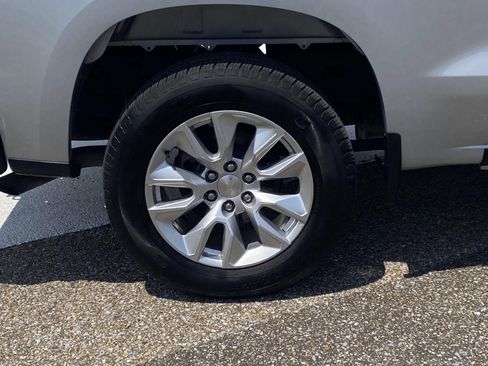 Used 2022 Chevrolet Silverado 1500 Custom AWD/4WD image 9
