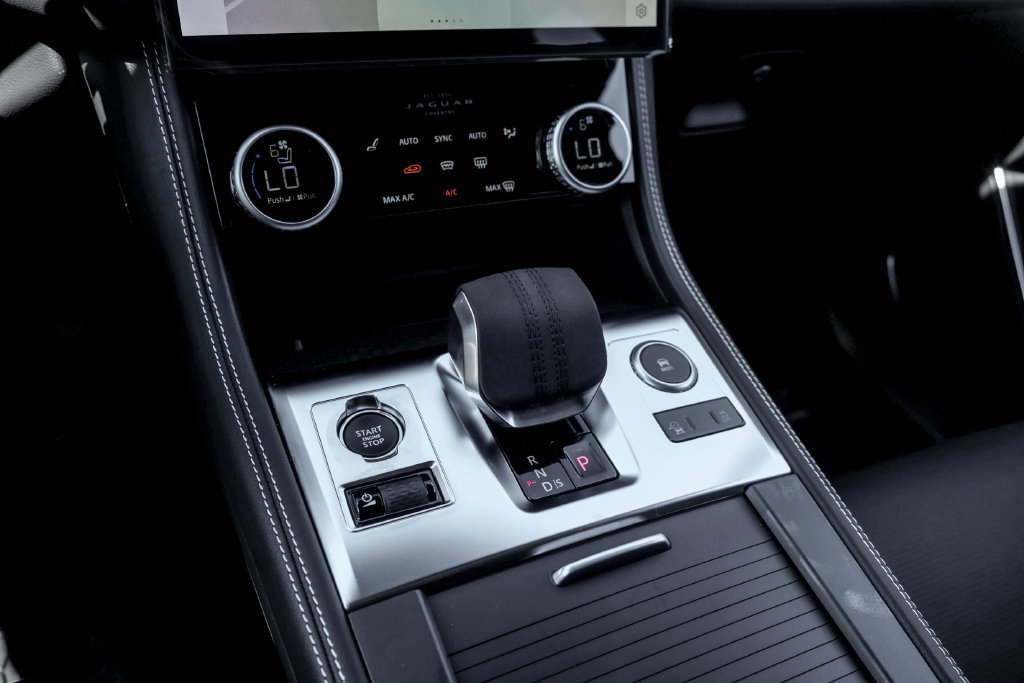 New 2026 Jaguar F-PACE R-Dynamic S AWD/4WD image 15