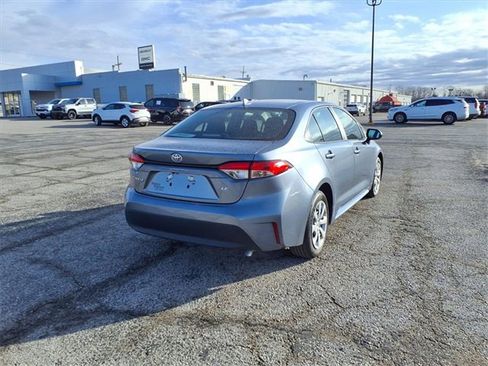 Used 2025 Toyota Corolla LE image 21