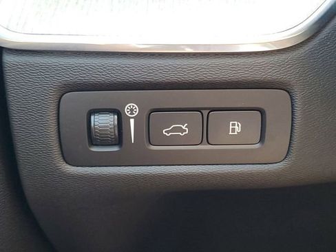 Used 2022 Volvo XC60 T8 Inscription w/ Advanced Package image 26