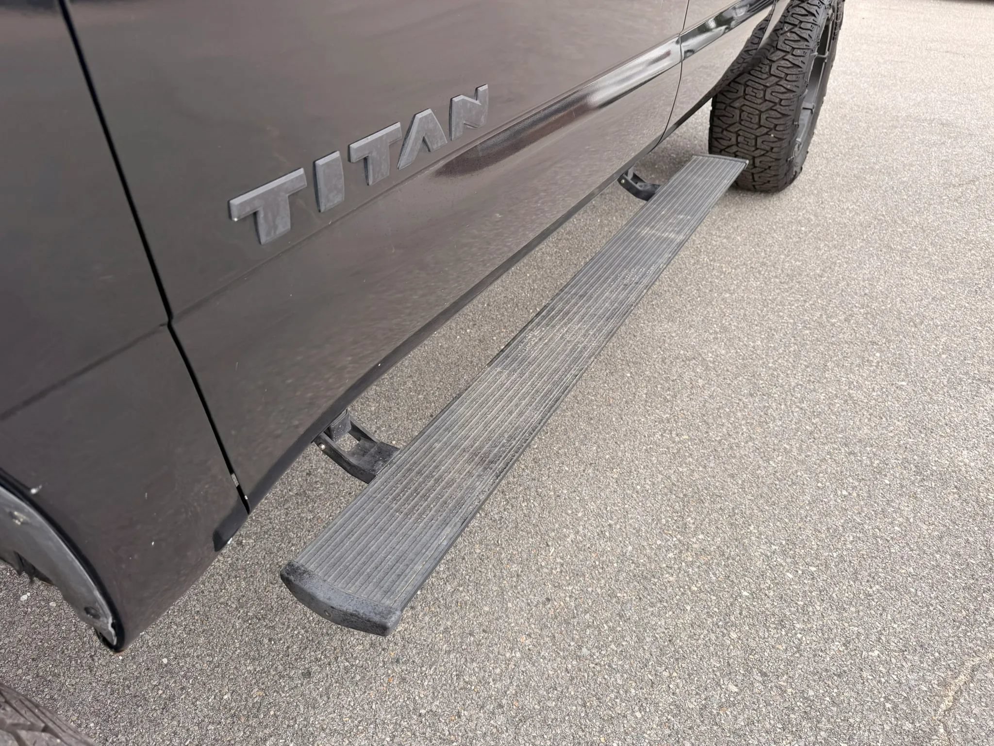 Used 2017 Nissan Titan SL w/ SL Towing Convenience Package RWD image 41
