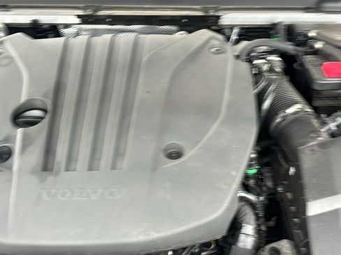 Certified 2025 Volvo V60 B5 Cross Country Plus AWD/4WD image 31