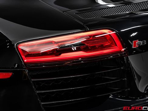 Used 2015 Audi R8 V10 image 20