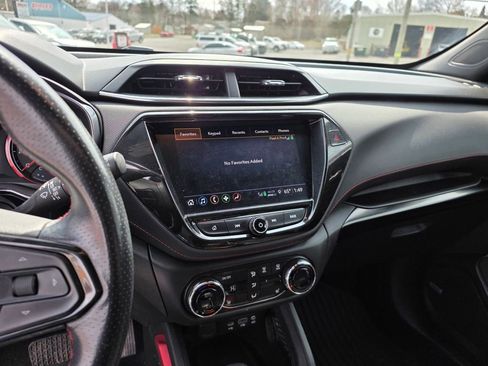 Used 2021 Chevrolet TrailBlazer RS w/ Technology Package image 11
