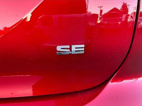 New 2025 Mitsubishi Outlander SE image 12