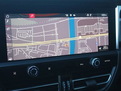 Used 2022 Porsche Macan AWD/4WD image 21