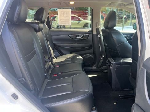 Used 2017 Nissan Rogue SL w/ SL Premium Package AWD/4WD image 16