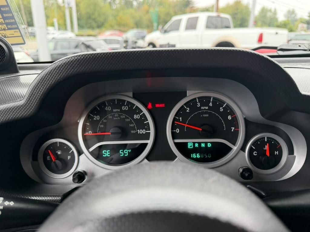 Used 2007 Jeep Wrangler Sahara w/ Dual Top Group AWD/4WD image 19